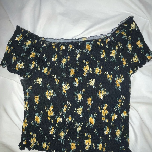 Black and yellow floral shirt - Picture 2 of 2